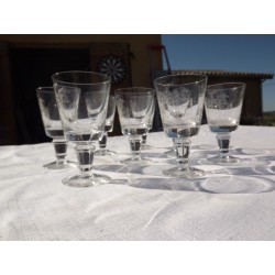 8 Verres anciens cristal gravés 