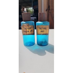 Paire de Flacons a Pharmacie 19 ème en verre Bleu Clair