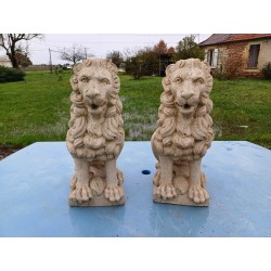 Paire de Lions en Pierre