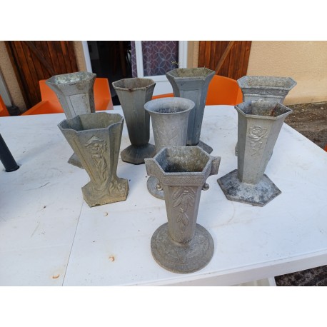 Lot de 8 Vases en Fonte et Aluminium 1900