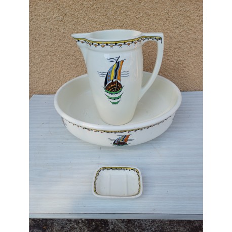 Broc de Toilette , Vasque , Porte Savon " Boch La Louvière "