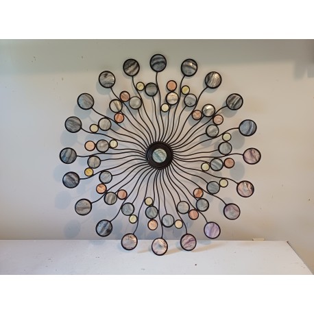 Décoration Soleil Fer et Cabochons Style Nacre de Couleurs