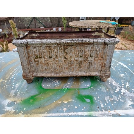 1 Jardinière en Fonte 1900 de Charleville - Mézières