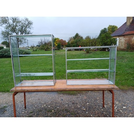 2 Vitrines Industrielles en Fer Et Verre