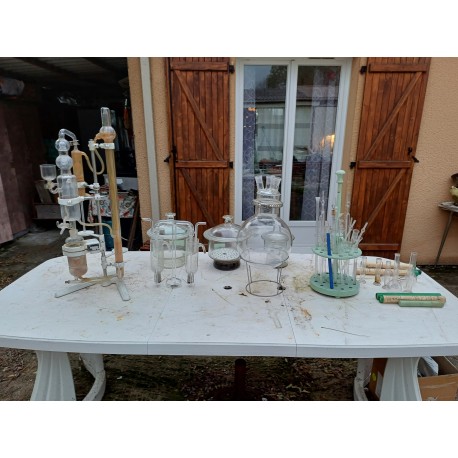 Lot d'éléments de Laboratoire en Verre