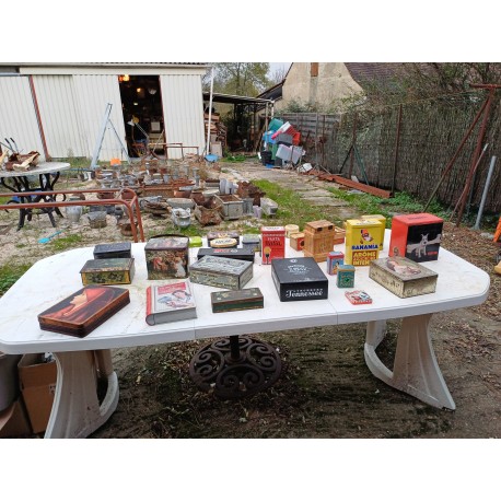 Lot de Boites Publicitaire en Tole Anciennes