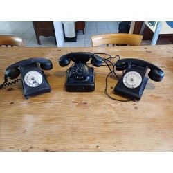 3 Téléphones en Bakélite