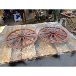 Paire de Roues Anciennes en Bois et Gomme