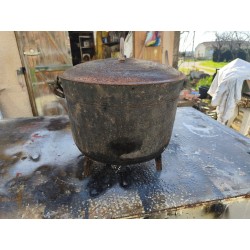 Marmite en Fonte Ancienne de 28 L