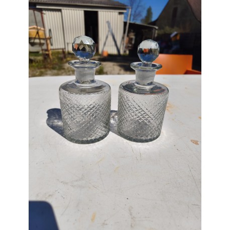 Paire de Flacons en Verre Soufflé