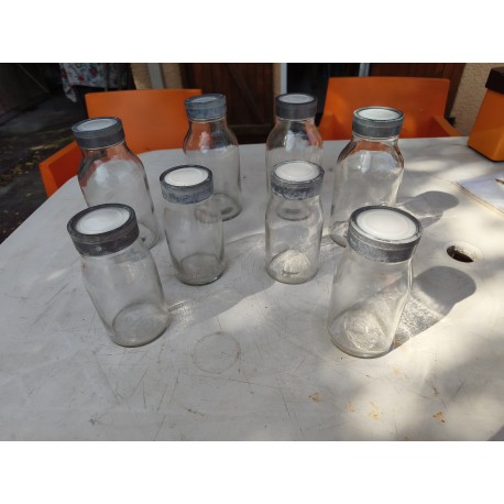 8 Flacons d' Apothicaire , Pharmacie Verre , Opaline et étain