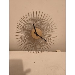 Pendule Soleil en Métal Doré