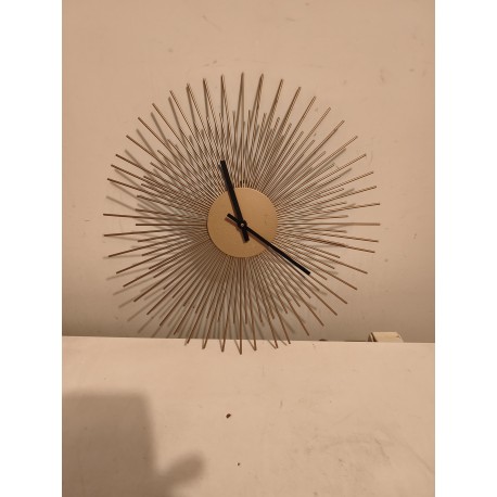 Pendule Soleil en Métal Doré